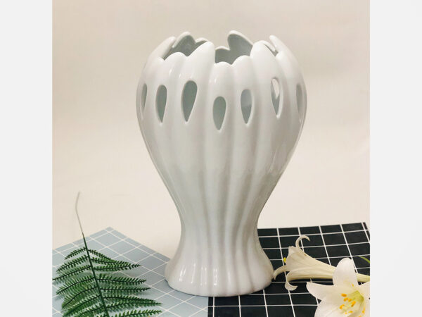 Lọ cắm hoa bàn tay phật men trắng 28cm 2