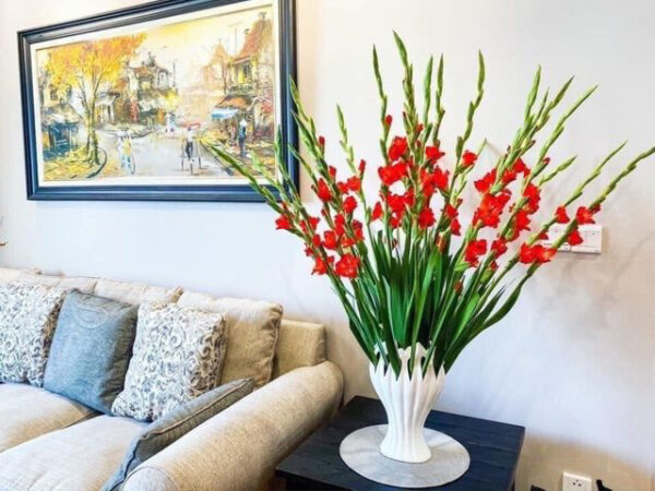 Lọ cắm hoa bàn tay phật men trắng 28cm 1