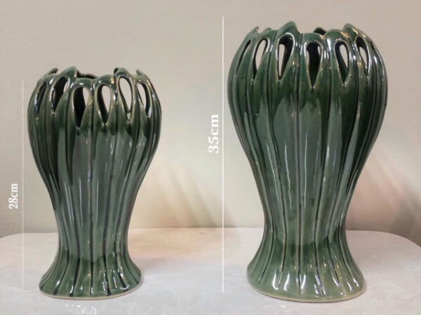 Lọ hoa Bát Tràng men hỏa biến xanh rêu dáng bàn tay phật 28cm 2